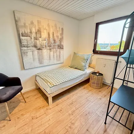 Stage One Zentrale Lage 公寓 *