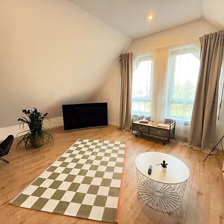 Stage One Zentrale Lage Апартаменты Weissenthurm
