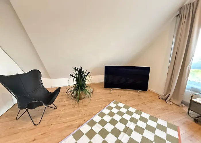 Stage One Zentrale Lage 公寓 *