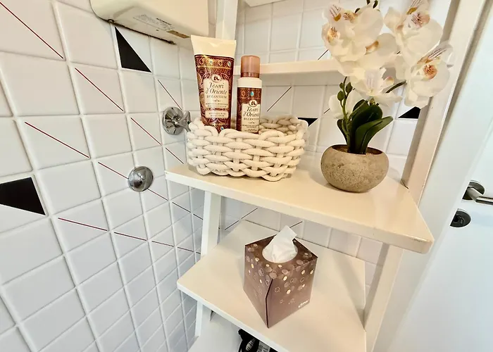 Stage One Zentrale Lage 公寓 *