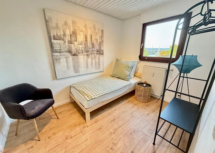 Stage One Zentrale Lage 公寓 *