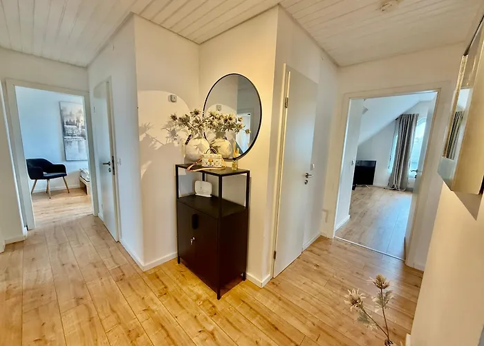 Stage One Zentrale Lage 公寓 *